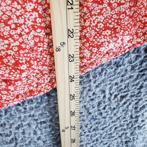 Universal Thread Top Womens Large Red Floral Button-Up Rayon Blouse - Picture 4 of 8